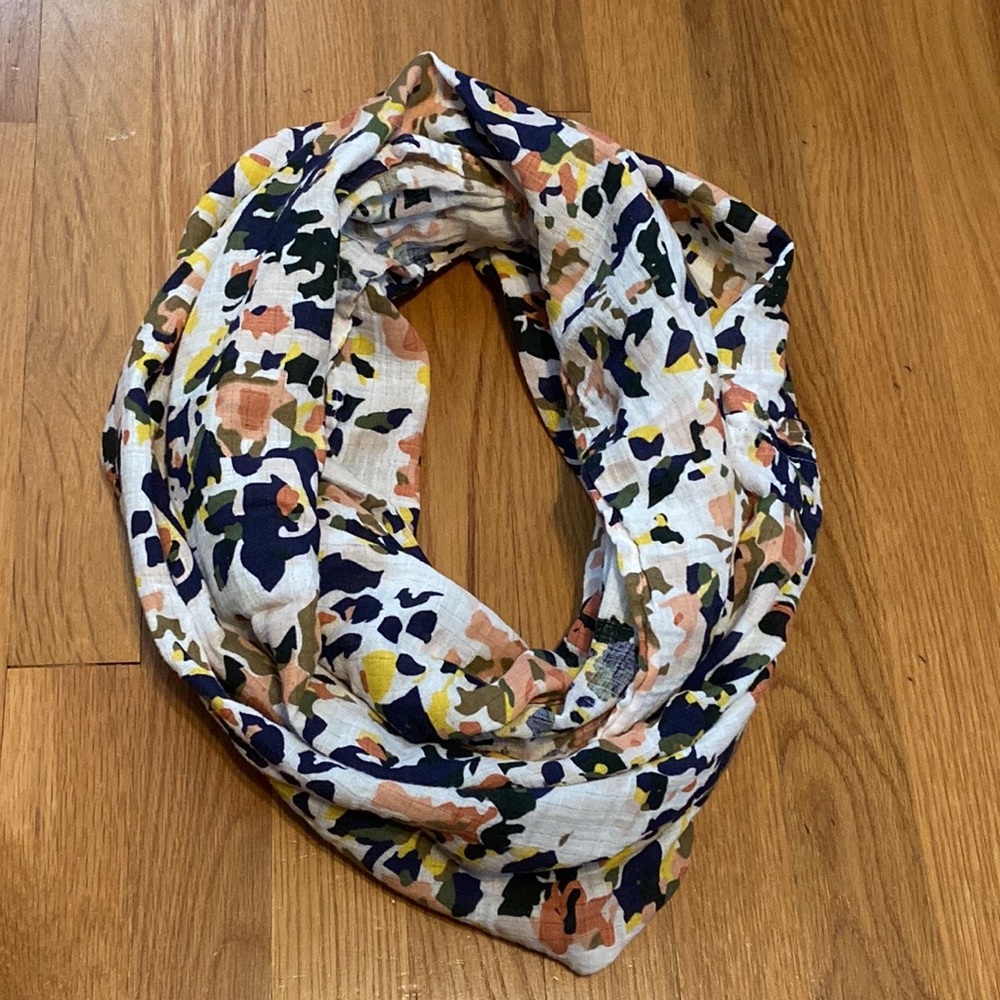 Bebe au Lait Muslin Nursing Scarf